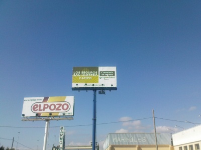 ENGRUPO. Monoposte Exterior.